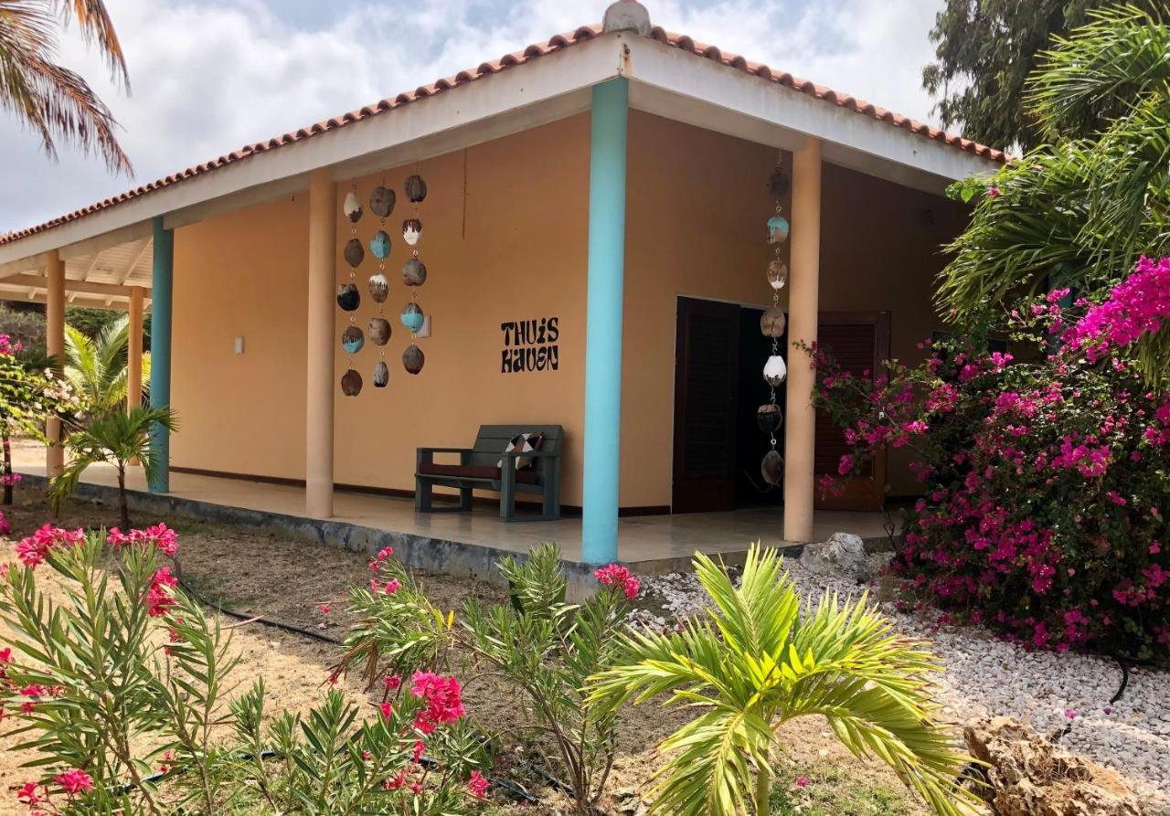 Centrally Located Spacious Apartment Willemstad Bagian luar foto